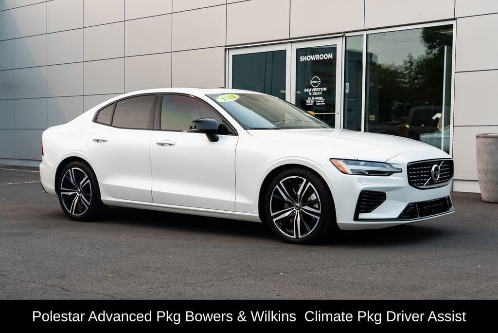 2022 Volvo S60 Recharge Plug-In Hybrid Base — photo 1 of 30
