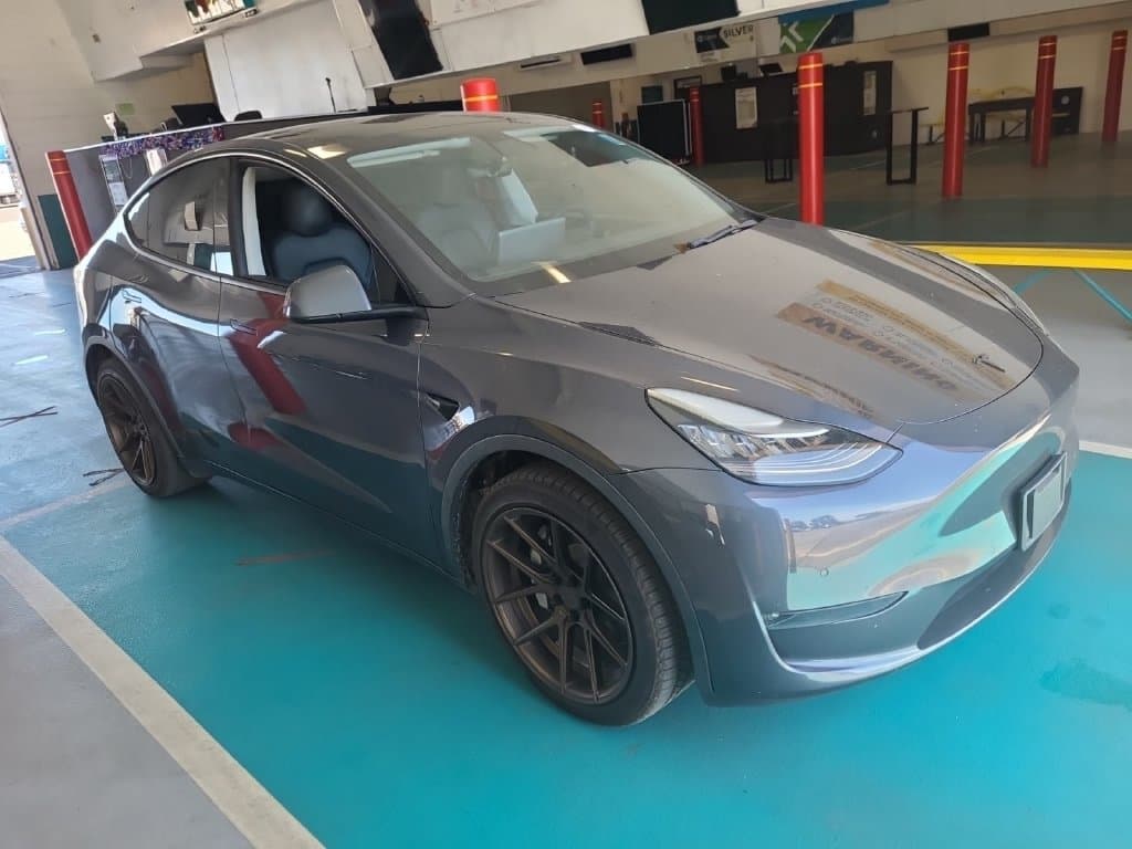 2020 Tesla Model Y Long Range — photo 1 of 3