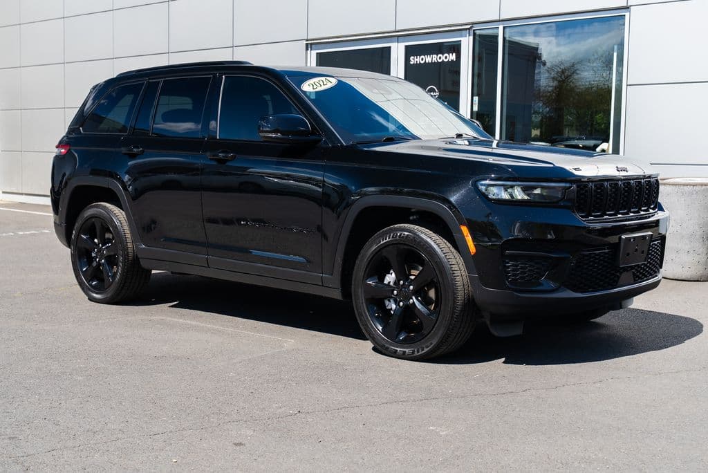 2024 Jeep Grand Cherokee Altitude X — photo 1 of 29
