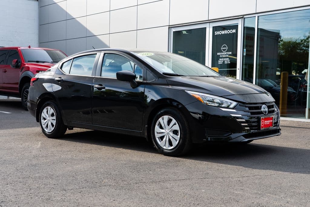 2025 Nissan Versa Base — photo 1 of 28