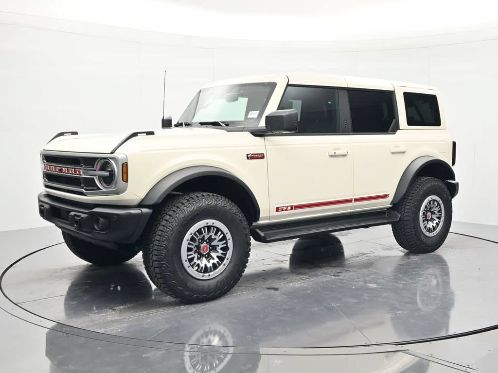 2026 Ford Bronco Outer Banks — photo 1 of 48