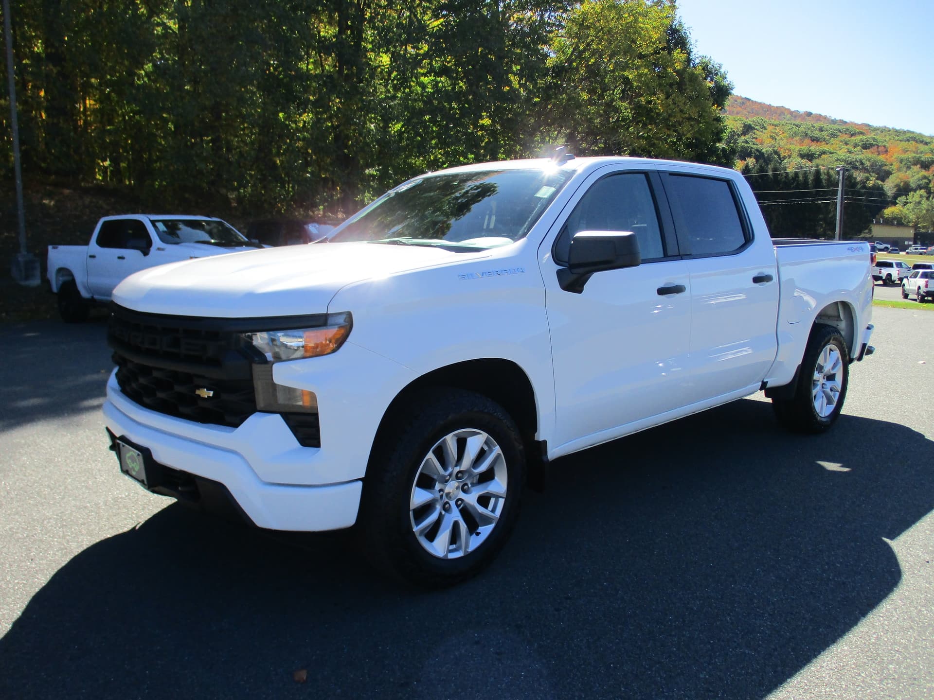 2022 Chevrolet Silverado 1500 Custom — photo 1 of 18