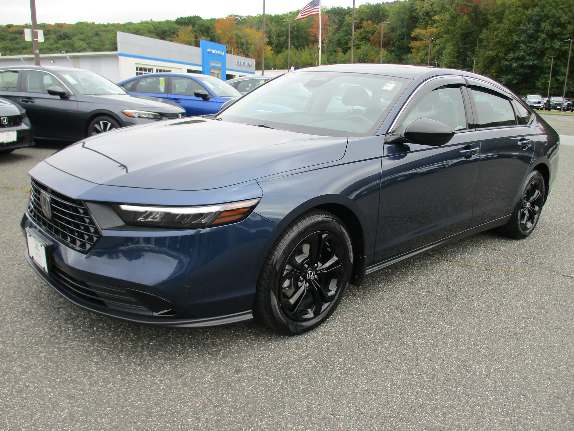 2025 Honda Accord Sedan SE — photo 1 of 17
