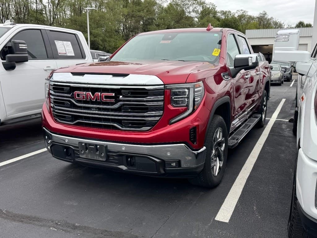 2022 GMC Sierra 1500 SLT — photo 1 of 3
