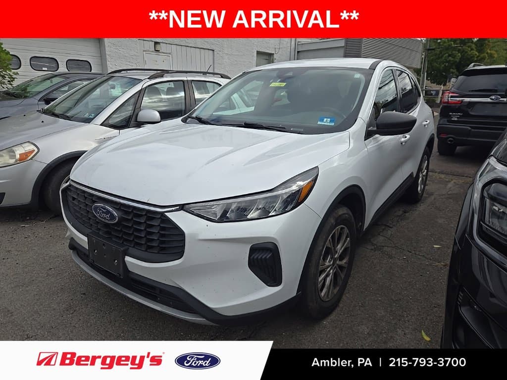 2023 Ford Escape Active — photo 1 of 13