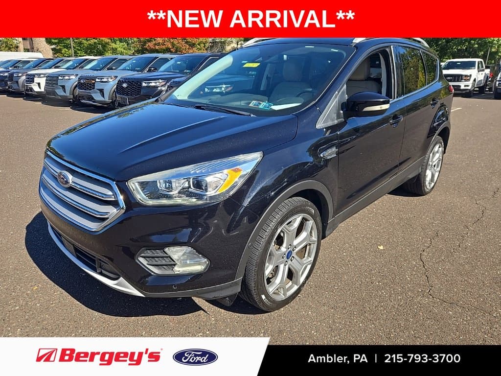 2019 Ford Escape Titanium — photo 1 of 18