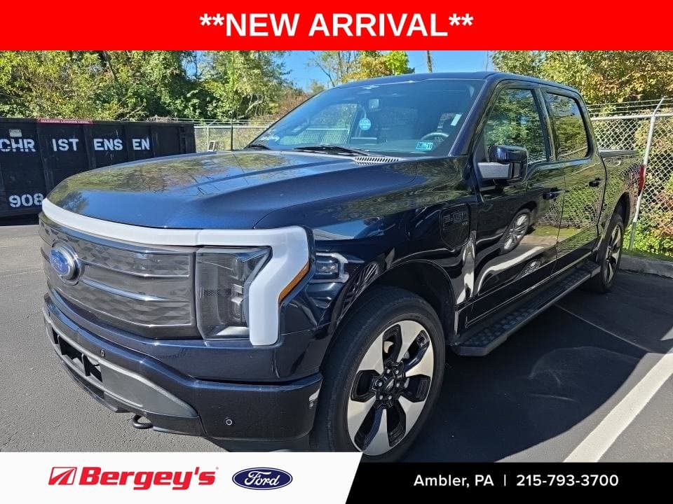 2023 Ford F-150 Lightning Platinum — photo 1 of 12