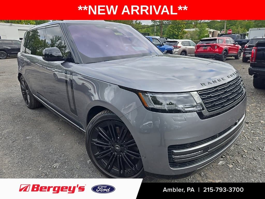 2023 Land Rover Range Rover SE — photo 1 of 17