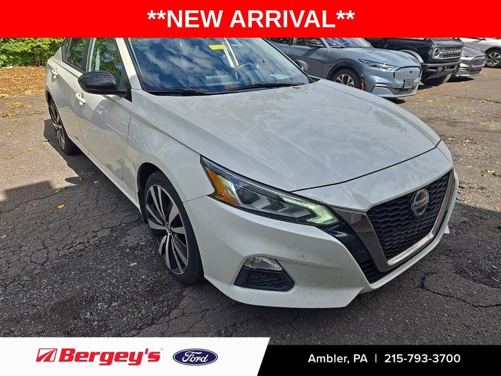 2020 Nissan Altima 2.5 SR — photo 1 of 15