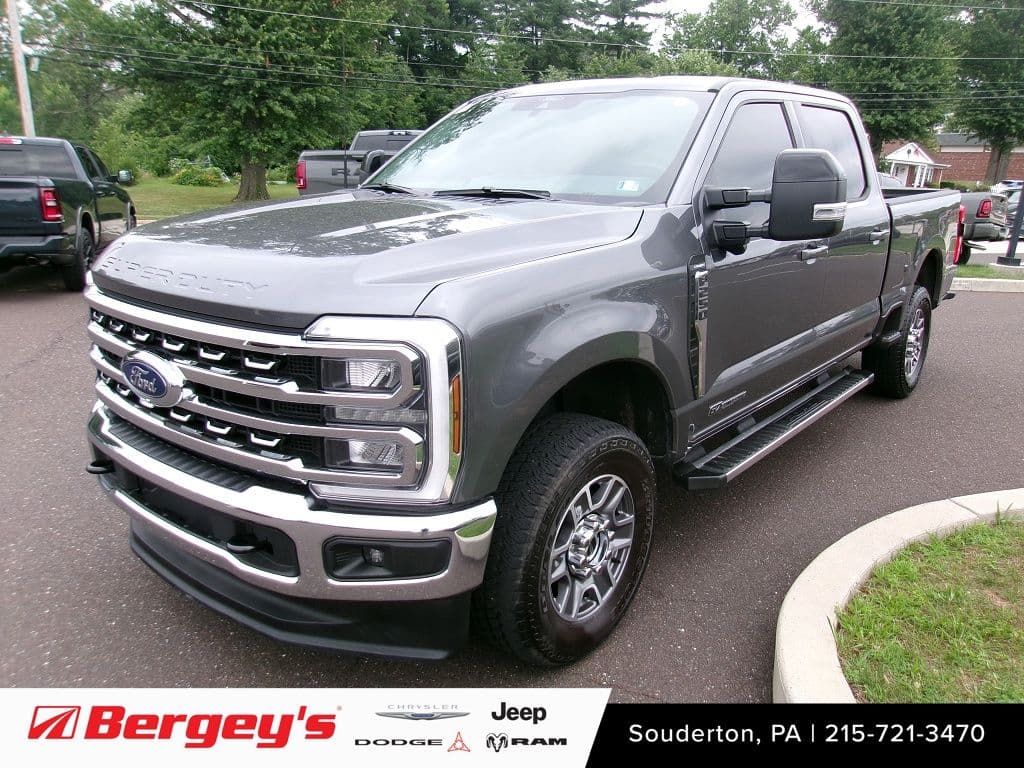 2026 Ford Super Duty F-250 SRW LARIAT — photo 1 of 26