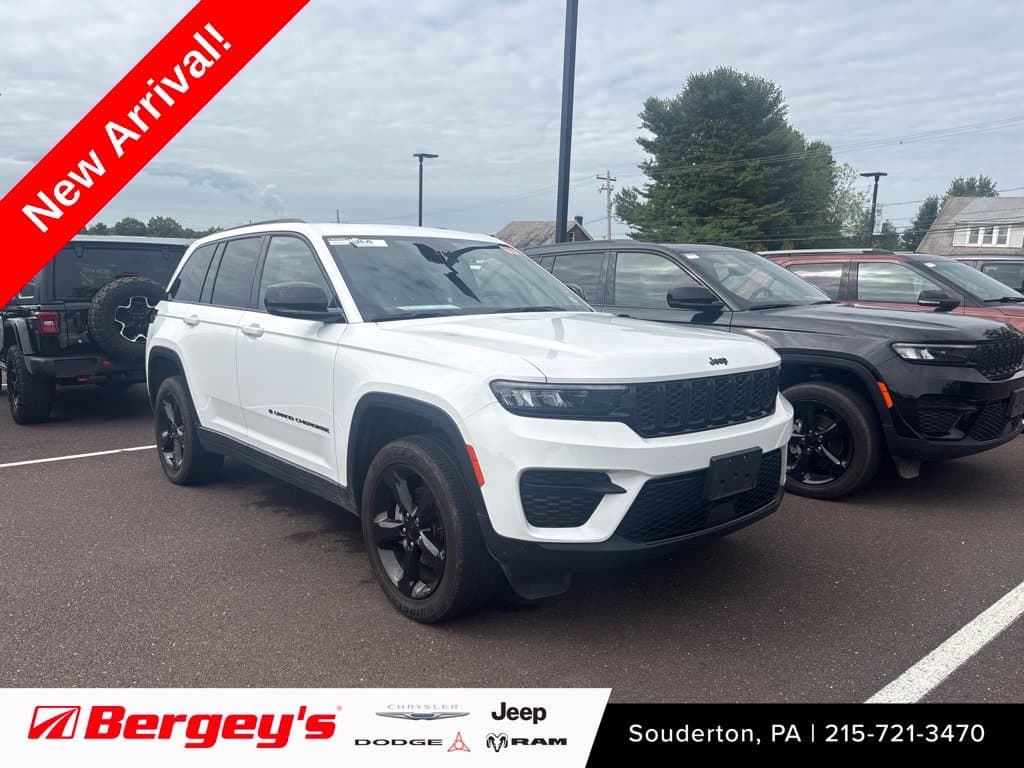 2023 Jeep Grand Cherokee Altitude X — photo 1 of 12