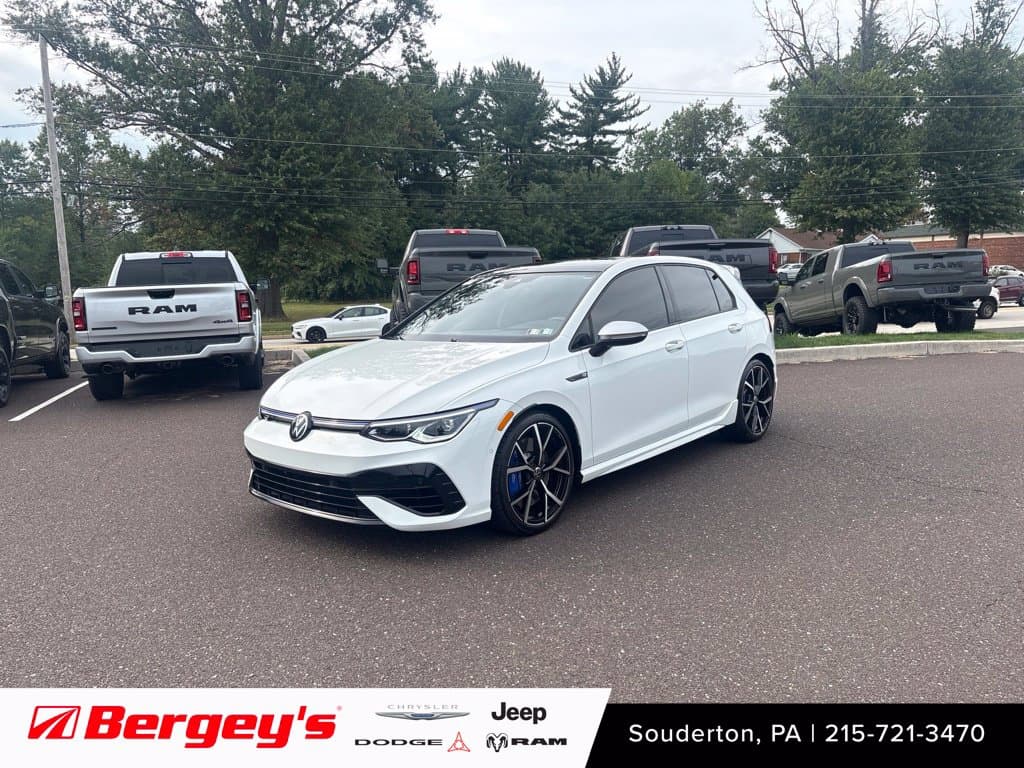 2024 Volkswagen Golf R Base — photo 1 of 24