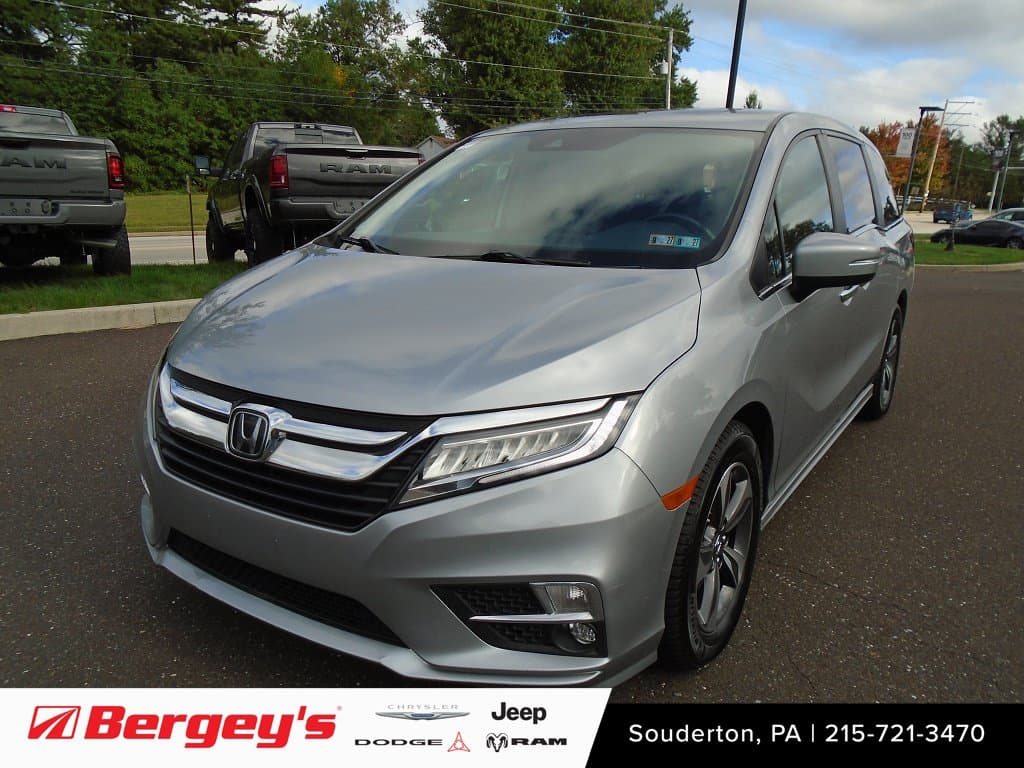 2019 Honda Odyssey Touring — photo 1 of 28