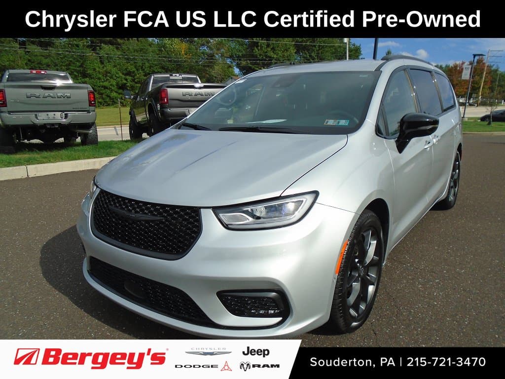 2026 Chrysler Pacifica Select — photo 1 of 30