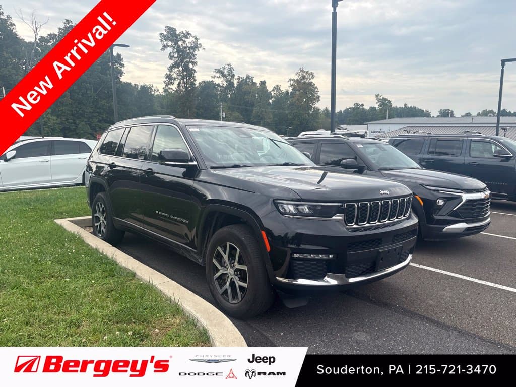 2023 Jeep Grand Cherokee L Limited — photo 1 of 12