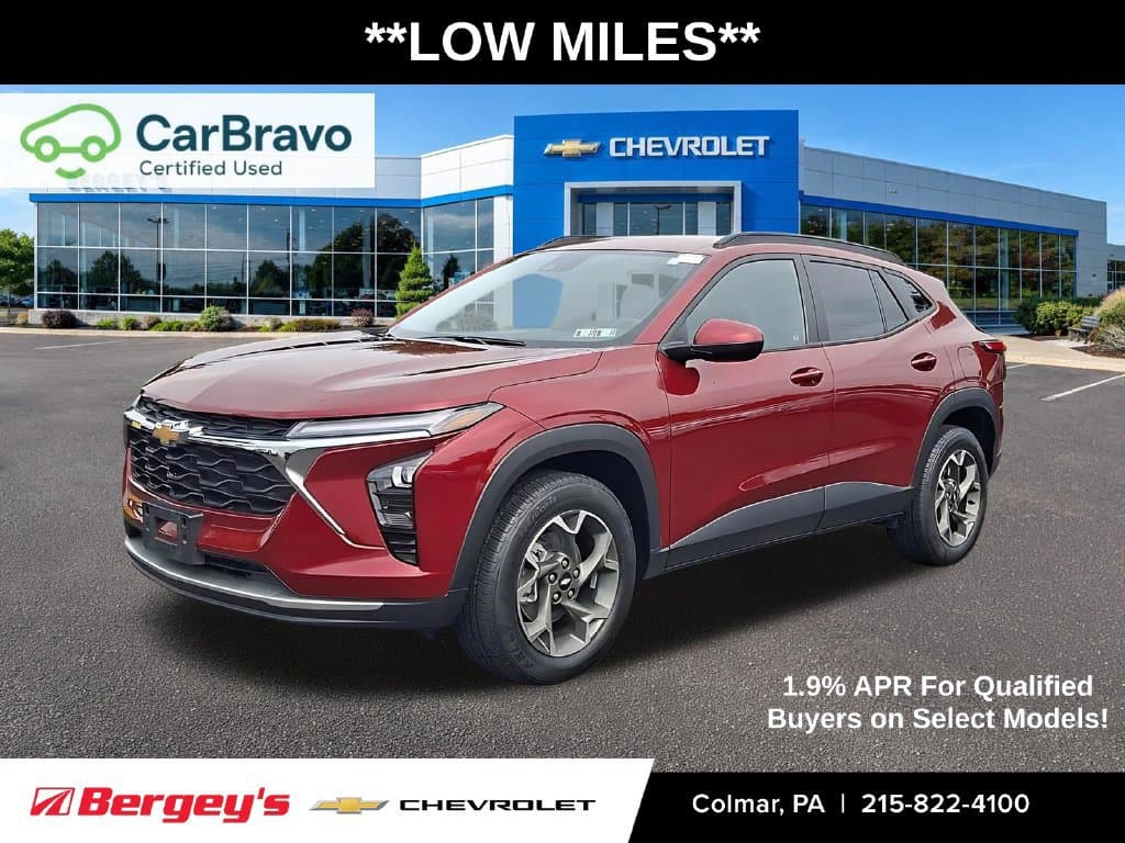 2024 Chevrolet Trax LT — photo 1 of 44