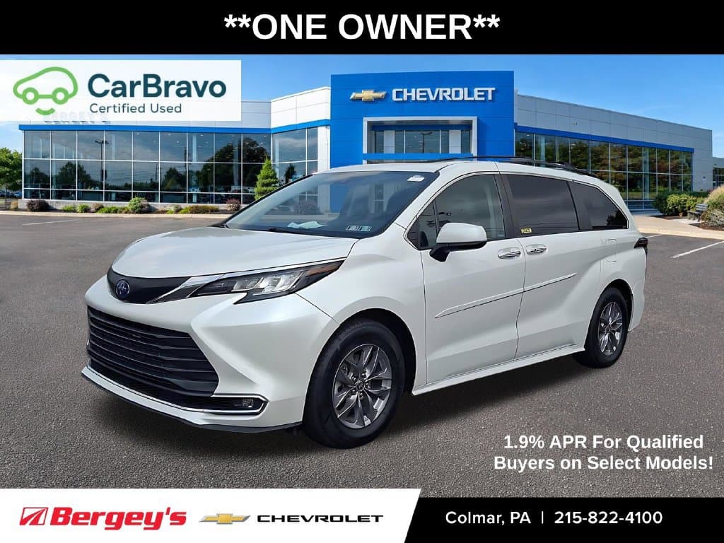2023 Toyota Sienna XLE — photo 1 of 48