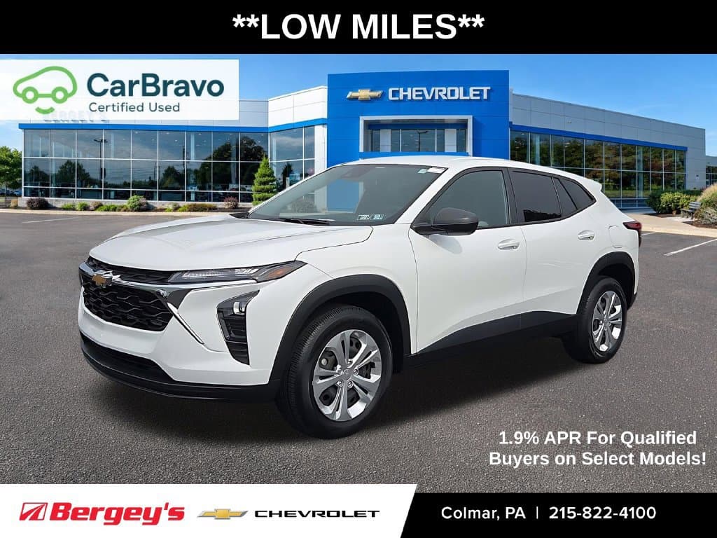 2024 Chevrolet Trax LS — photo 1 of 44