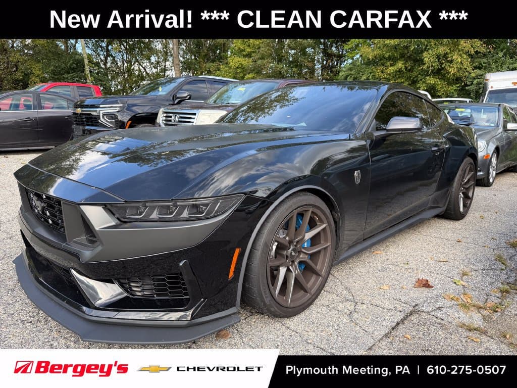 2024 Ford Mustang Dark Horse — photo 1 of 17