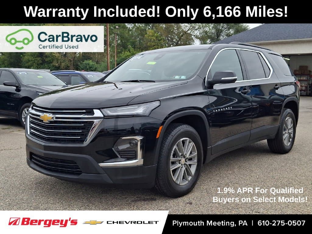 2023 Chevrolet Traverse LT Cloth — photo 1 of 37