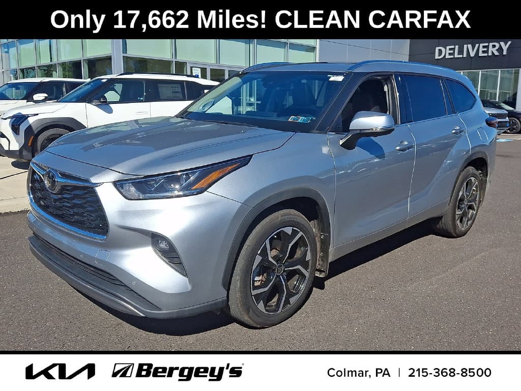 2024 Toyota Highlander Platinum — photo 1 of 42