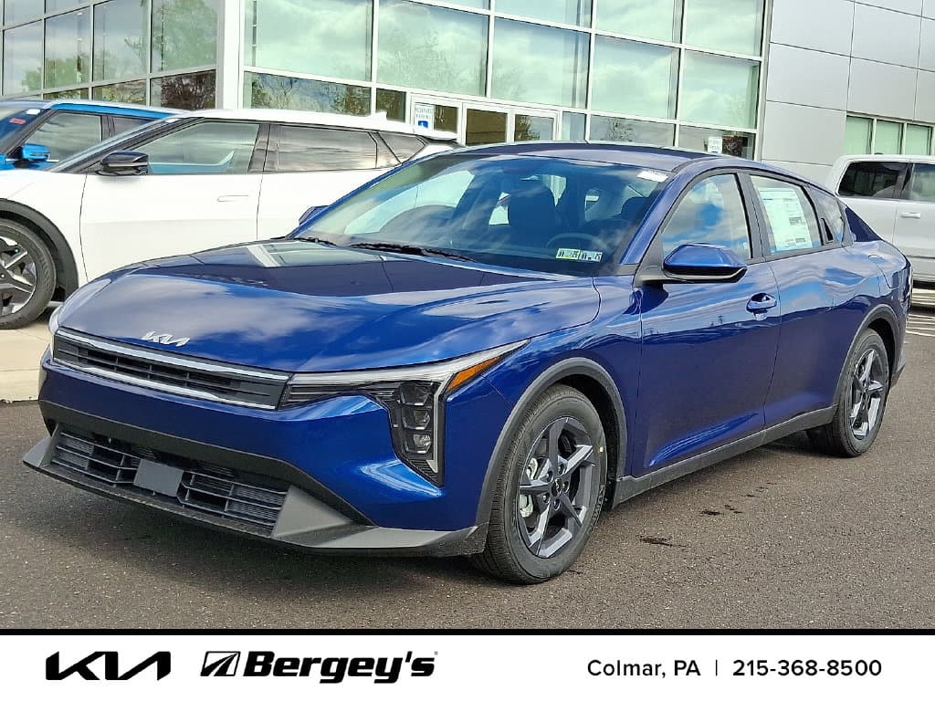 2025 Kia K4 LXS — photo 1 of 42