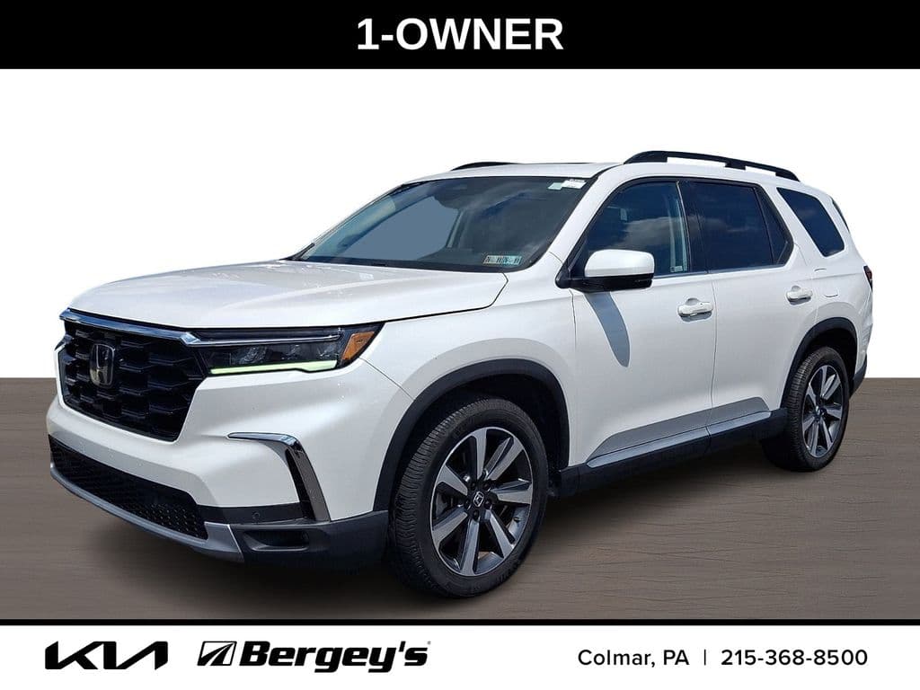 2023 Honda Pilot Touring — photo 1 of 41