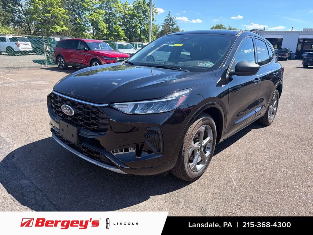 2023 Ford Escape Base — photo 1 of 38