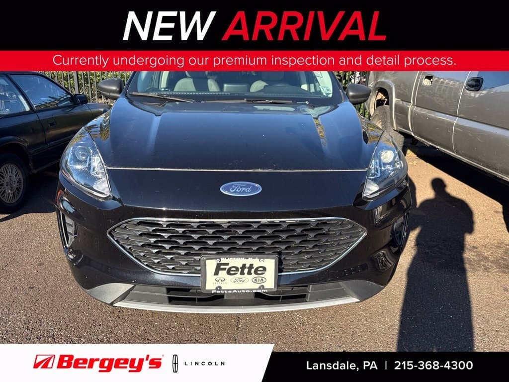 2022 Ford Escape SE — photo 1 of 14