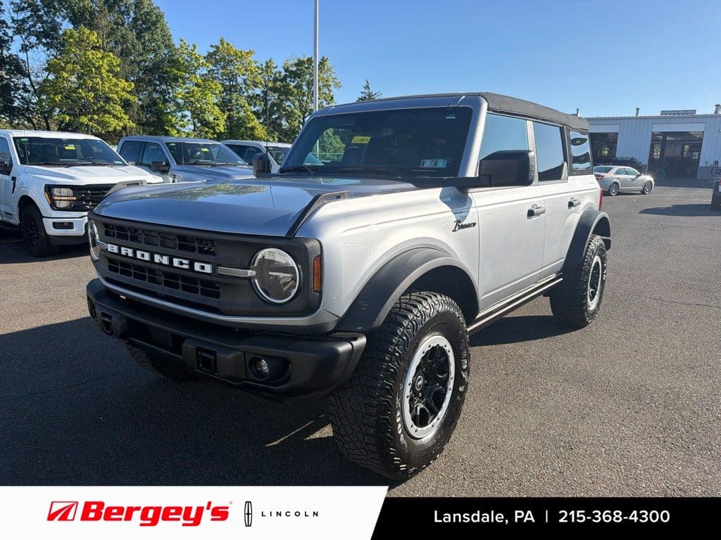 2023 Ford Bronco Base — photo 1 of 39