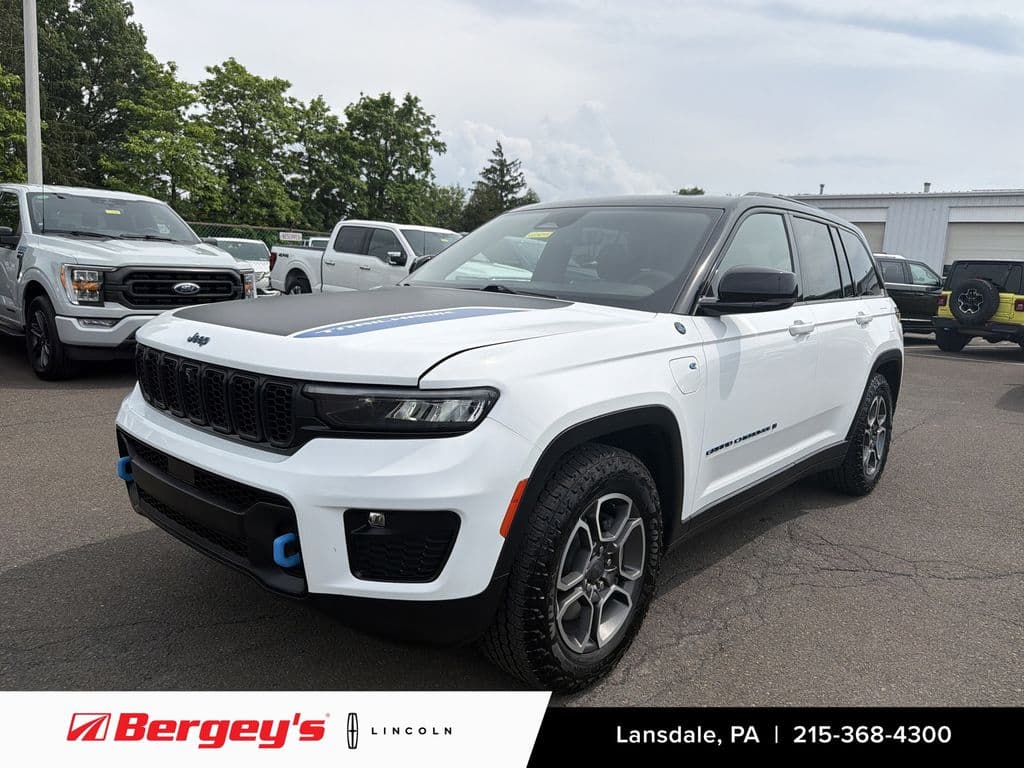 2023 Jeep Grand Cherokee 4xe Base — photo 1 of 38
