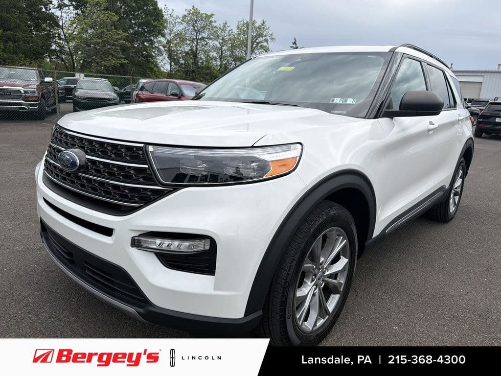 2023 Ford Explorer Base — photo 1 of 39