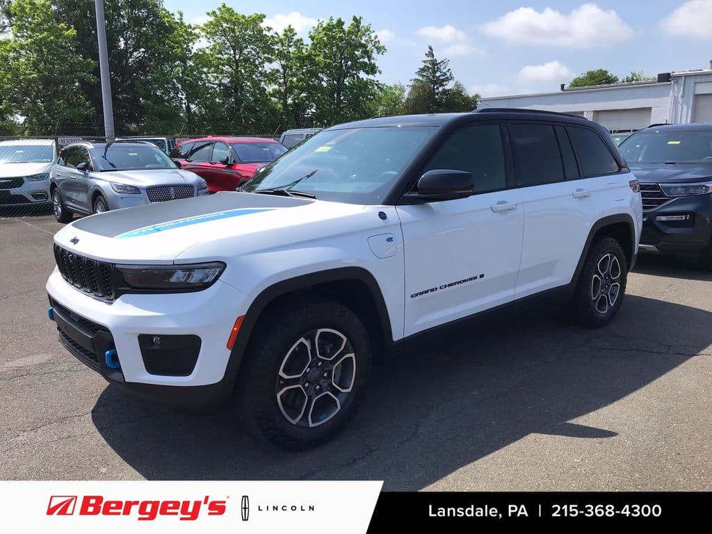 2023 Jeep Grand Cherokee 4xe Base — photo 1 of 35