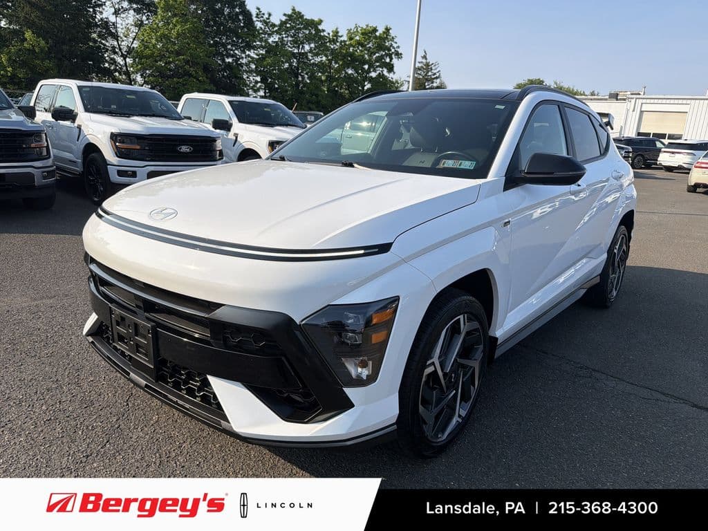 2024 Hyundai Kona Base — photo 1 of 38