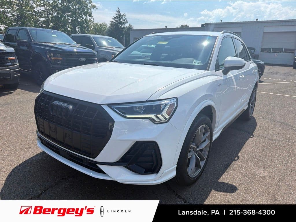 2024 Audi Q3 Base — photo 1 of 38