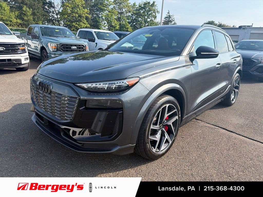 2025 Audi SQ6 e-tron Base — photo 1 of 38