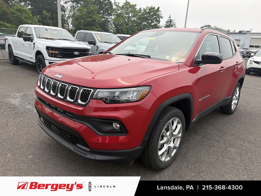 2023 Jeep Compass Base — photo 1 of 38