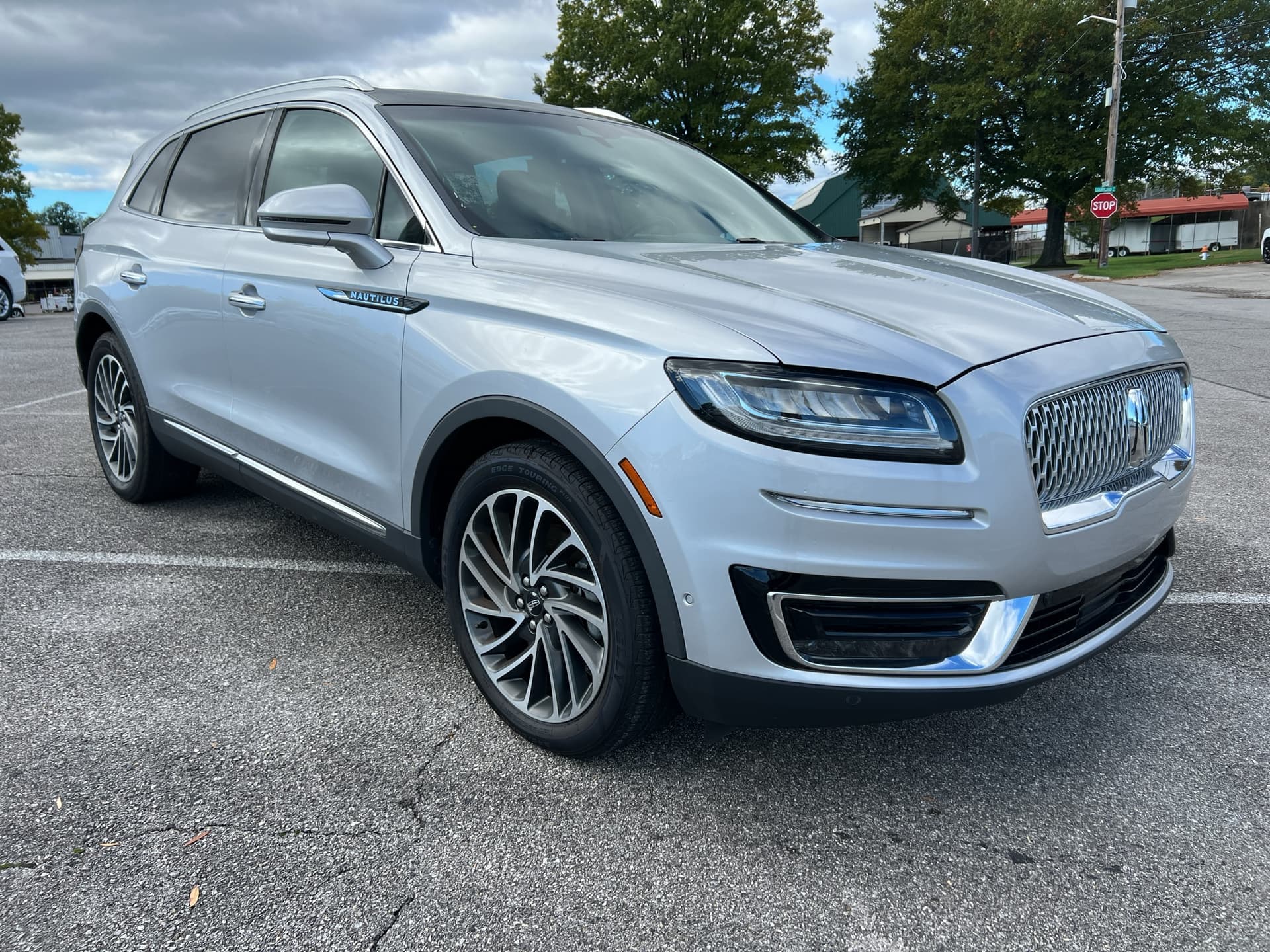 2019 Lincoln Nautilus Reserve — photo 1 of 13