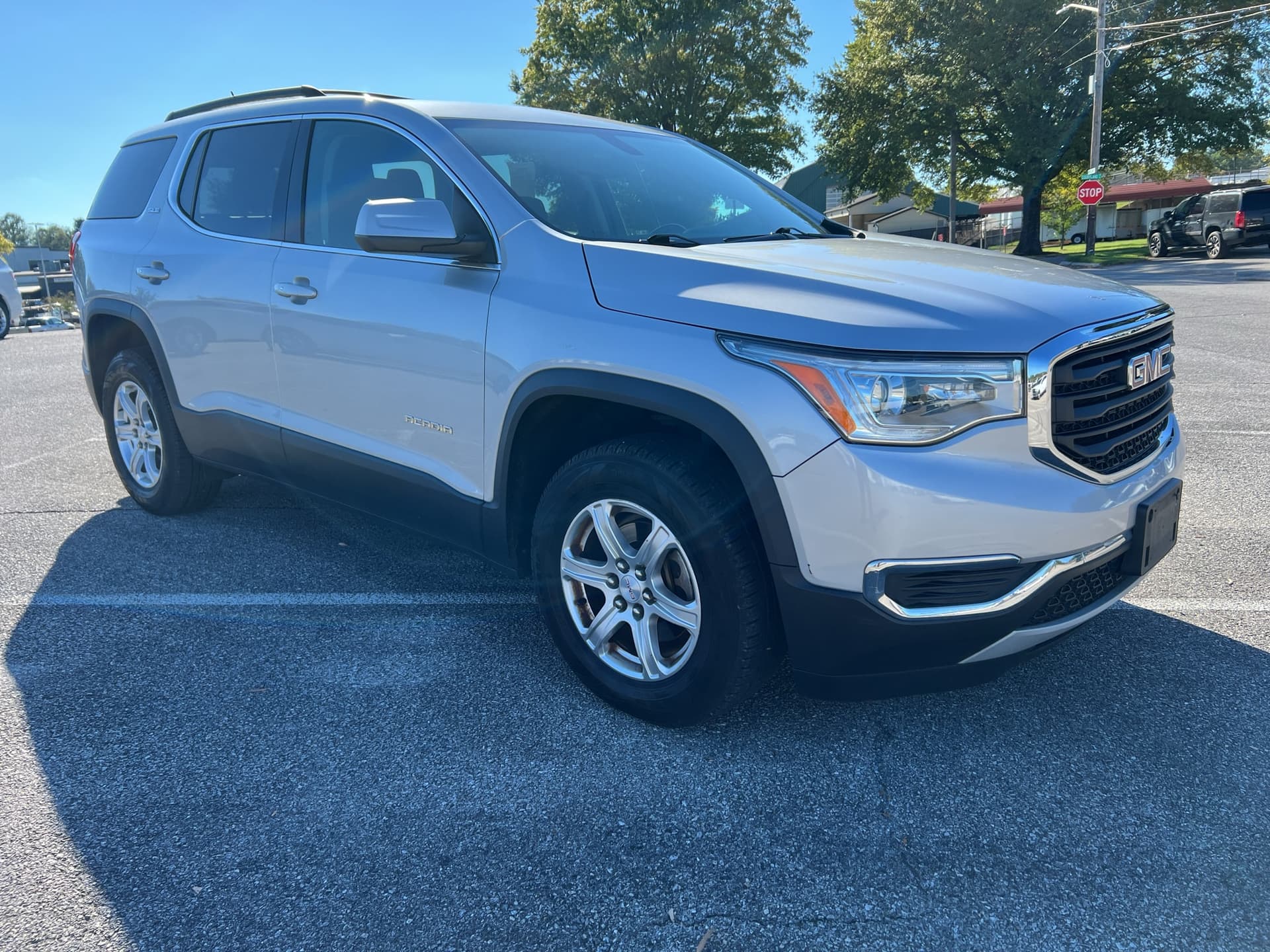 2018 GMC Acadia SLE — photo 1 of 13