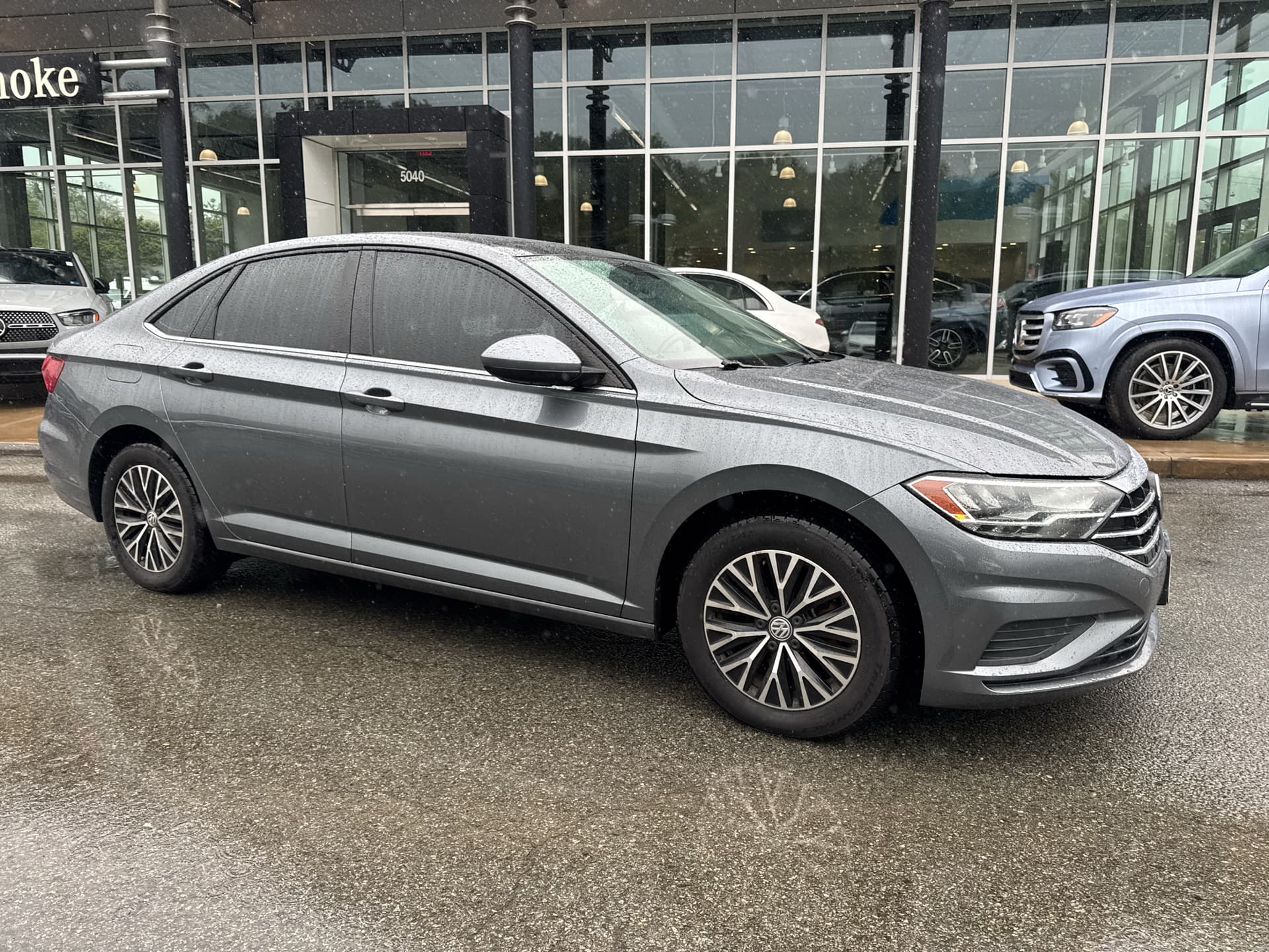 2019 Volkswagen Jetta Base — photo 1 of 19