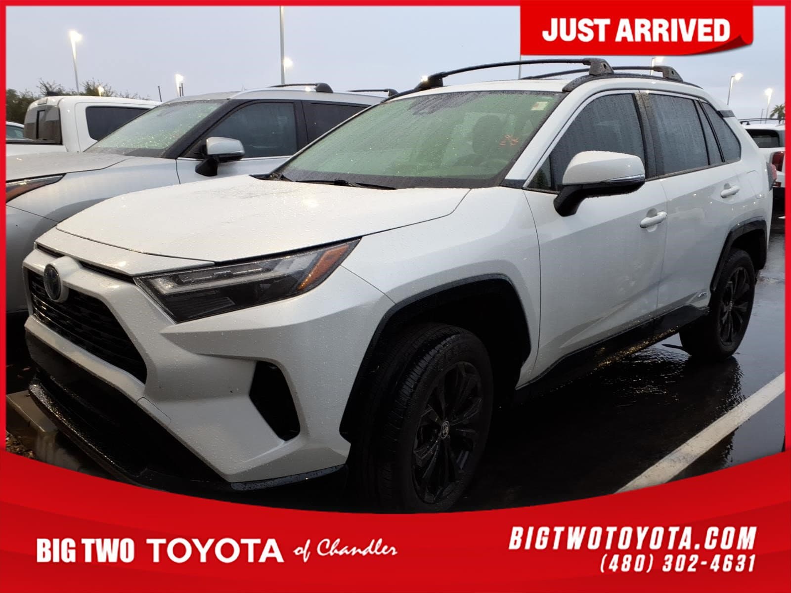 2024 Toyota RAV4 Hybrid SE — photo 1 of 3