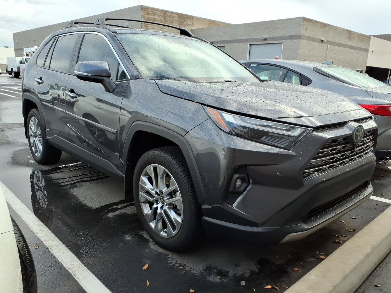 2023 Toyota RAV4 Limited — photo 1 of 4