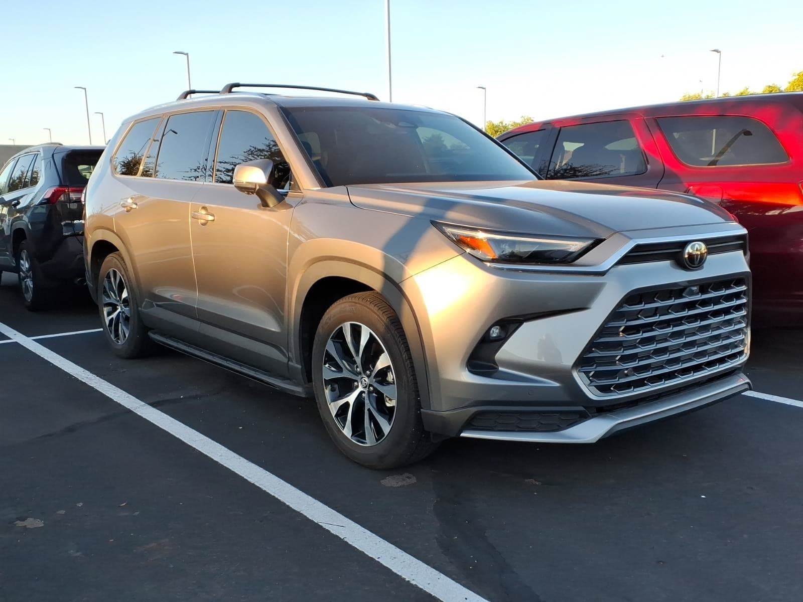 2025 Toyota Grand Highlander Hybrid MAX Limited — photo 1 of 3