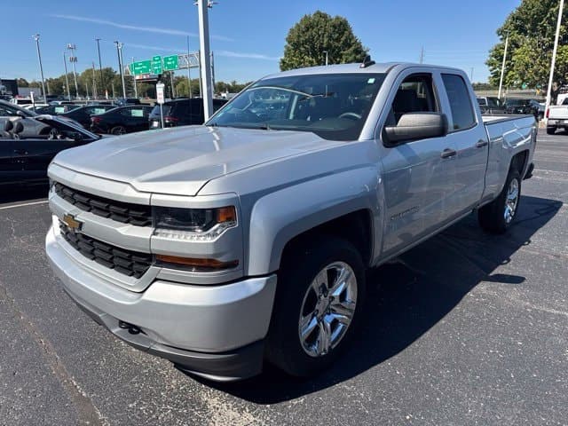 2018 Chevrolet Silverado 1500 Custom — photo 1 of 6