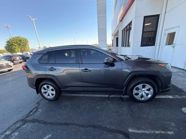 2019 Toyota RAV4 LE — photo 1 of 2