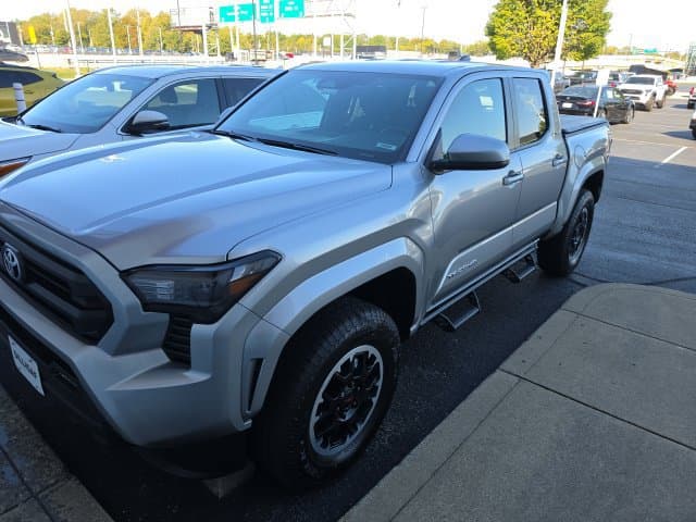 2025 Toyota Tacoma 4WD SR5 — photo 1 of 8