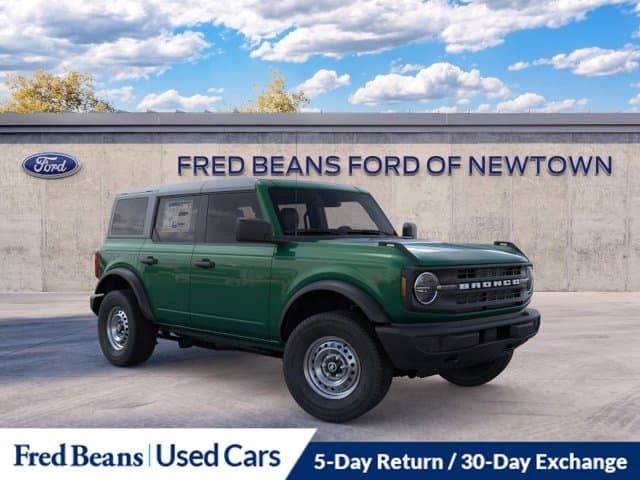 2025 Ford Bronco Base — photo 1 of 35