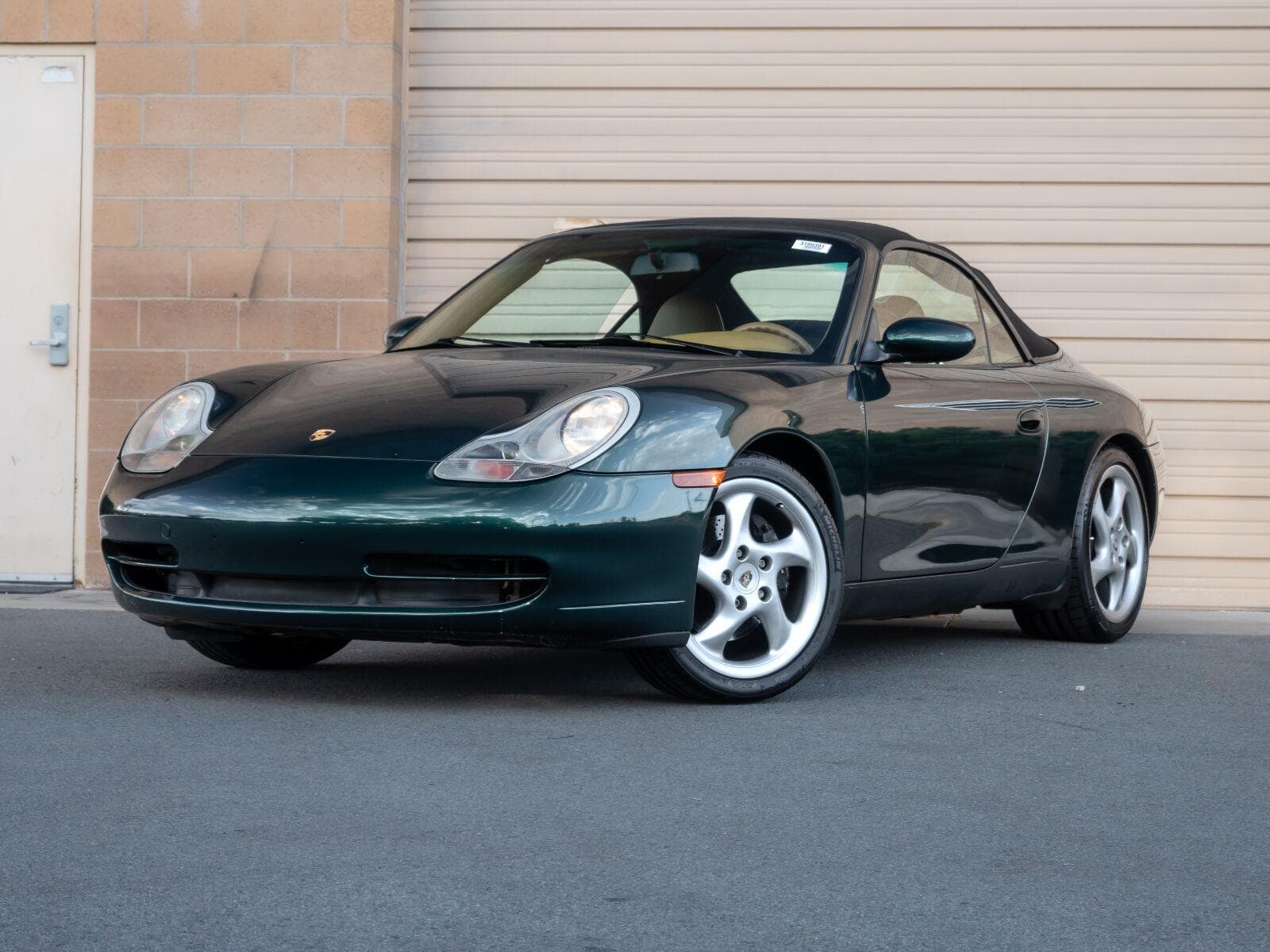 2000 Porsche 911 Carrera Base — photo 1 of 31
