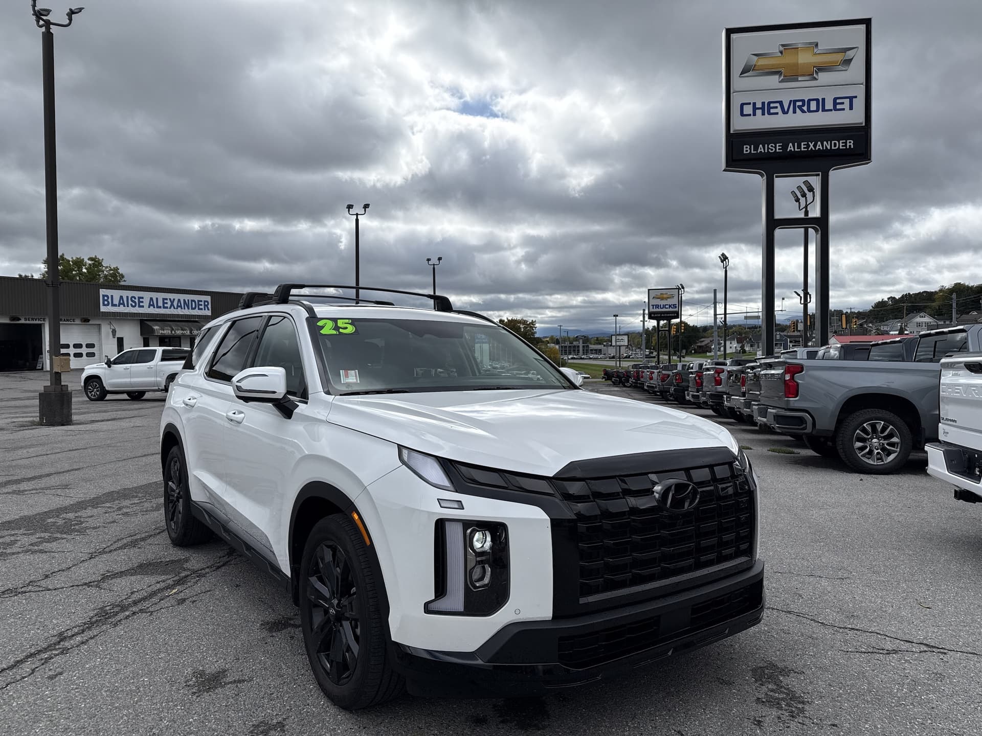 2025 Hyundai Palisade XRT — photo 1 of 30