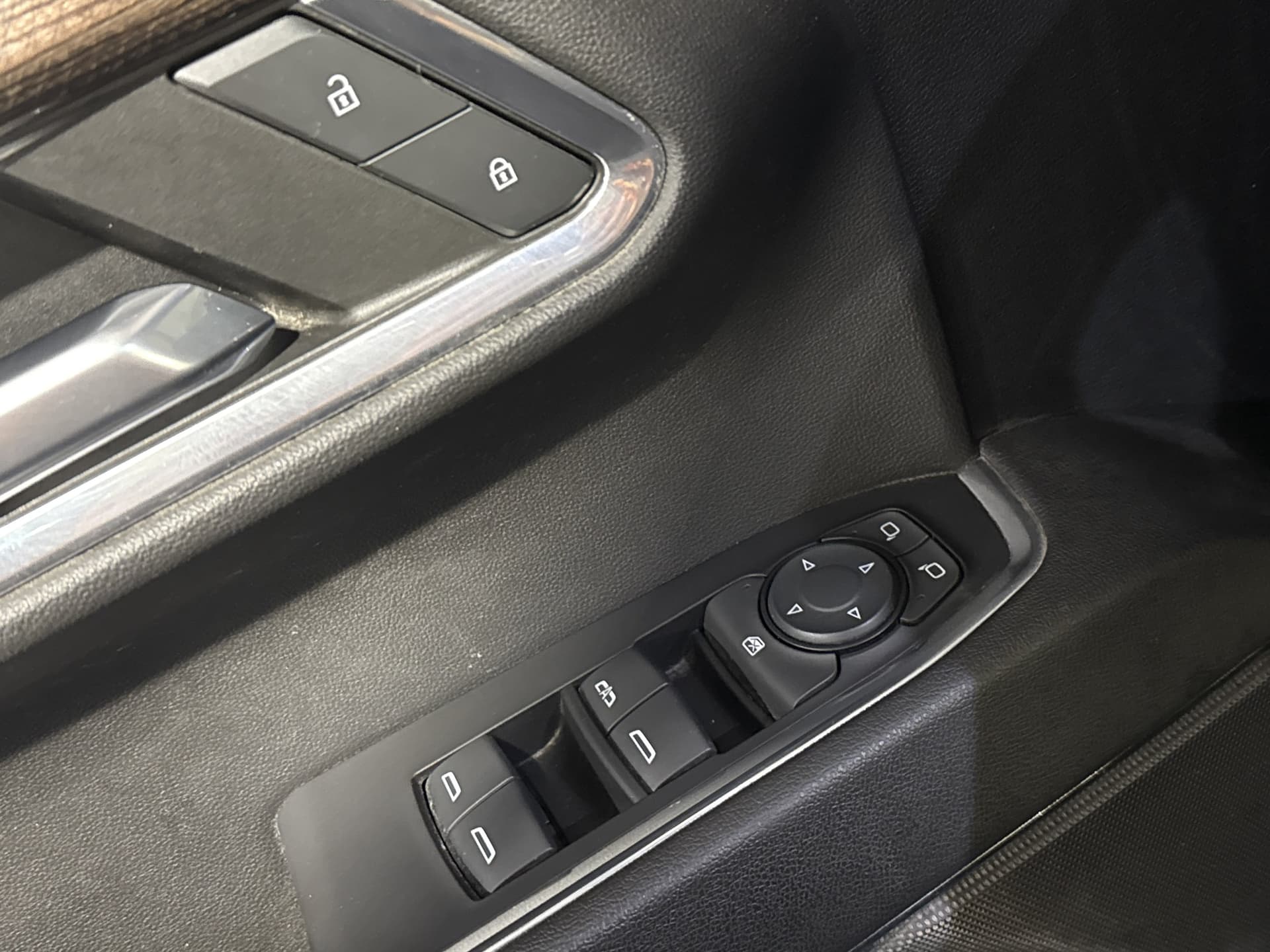 2023 Chevrolet Silverado 1500 RST — photo 1 of 24